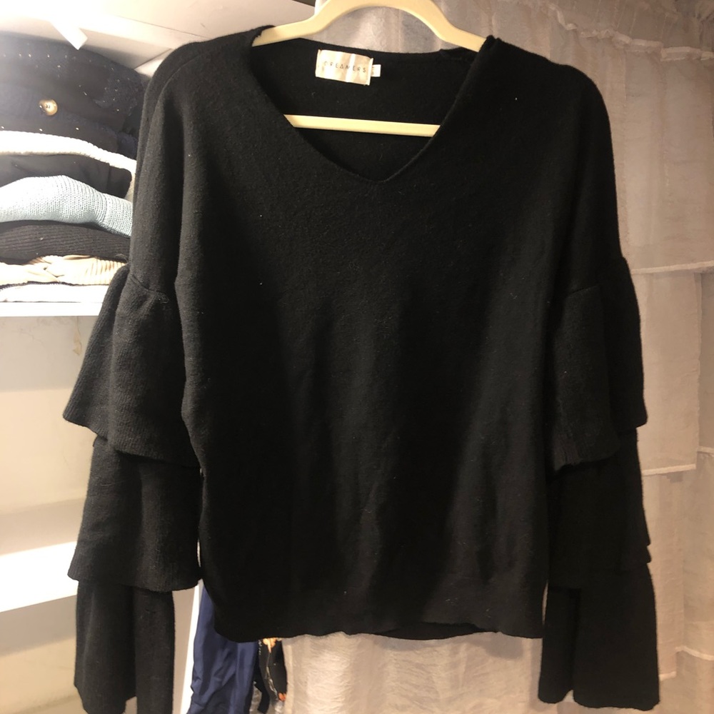 Cute black ruffle sleeve sweater